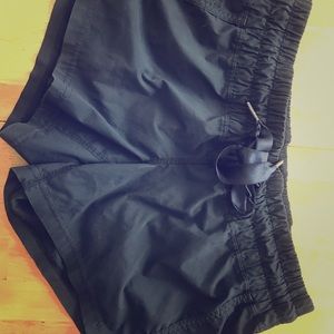 Lululemon size 4 Ruffle back shorts